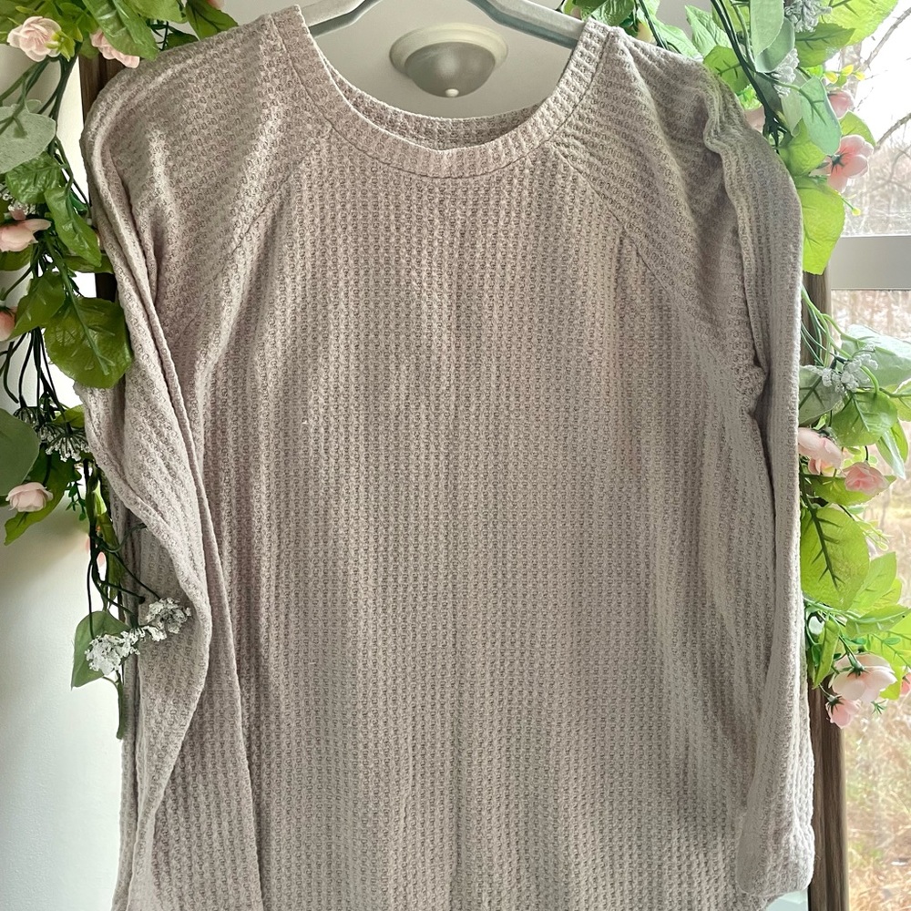 American Eagle Soft and Sexy Long Sleeve Lightweight Sweater Top